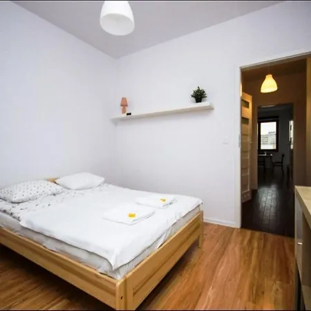 P&o Namyslowska 6c Apartman